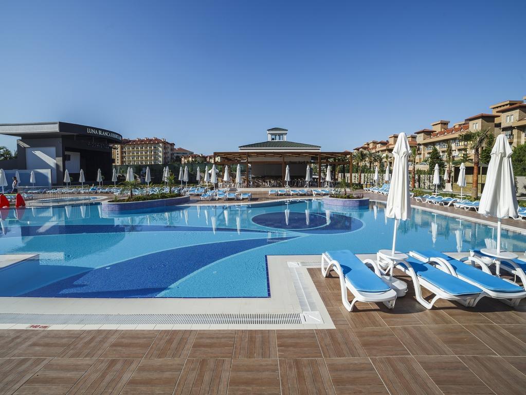 Luna Blanca Resort & Spa Side Exterior photo